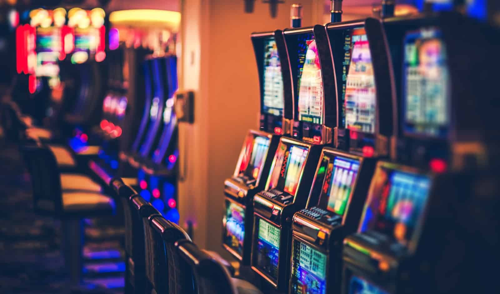 What are the benefits of playing online slots?